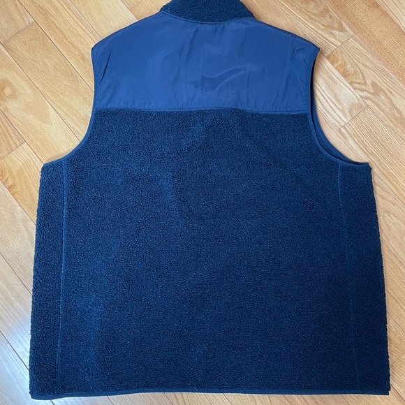 Brooks Brothers Navy Sherpa Vest - Picture 2 of 3